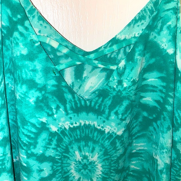 KLD Signature Green & White Boho Tie Dye Top NWT - Picture 5 of 7